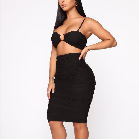 Paula ruched skirt set - Picture 2 of 4